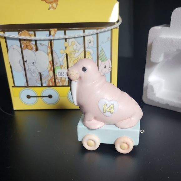 Percious Moment Birthday Train Walrus 14 - Picture 2 of 3